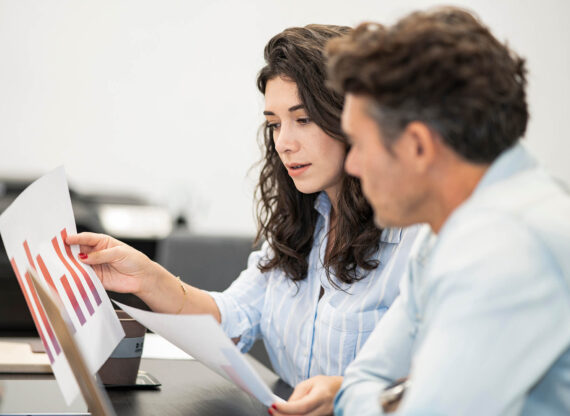 coworkers-talking-conworking-with-statistics (1)